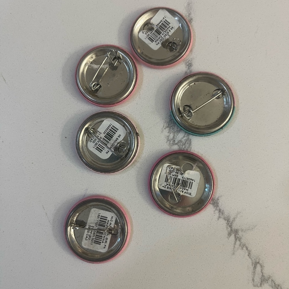 Hello Kitty Pins - Picture 2 of 2